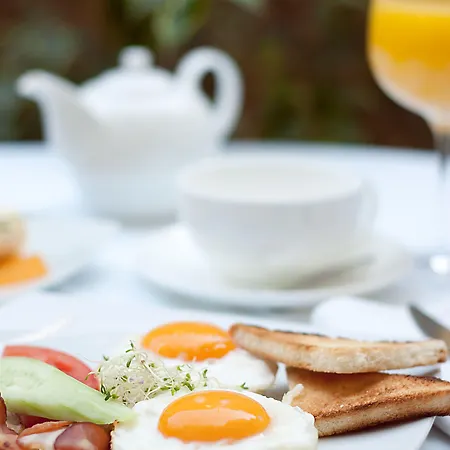 Budapest - Free Parking 3*