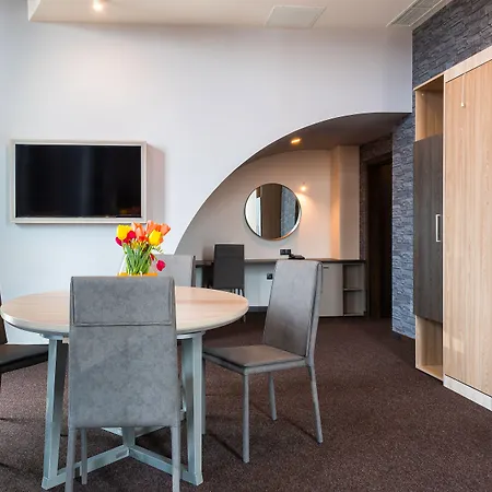 Budapest - Free Parking 3*