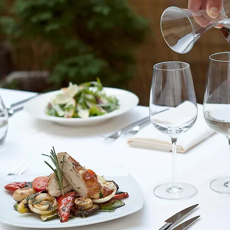 Hotel Budapest - Free Parking 3*