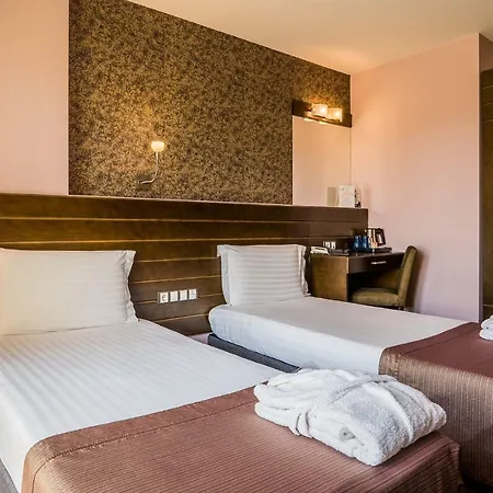 Budapest - Free Parking 3* София