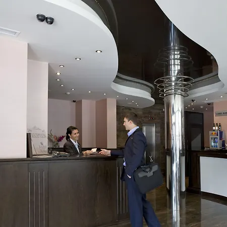 Budapest - Free Parking 3*