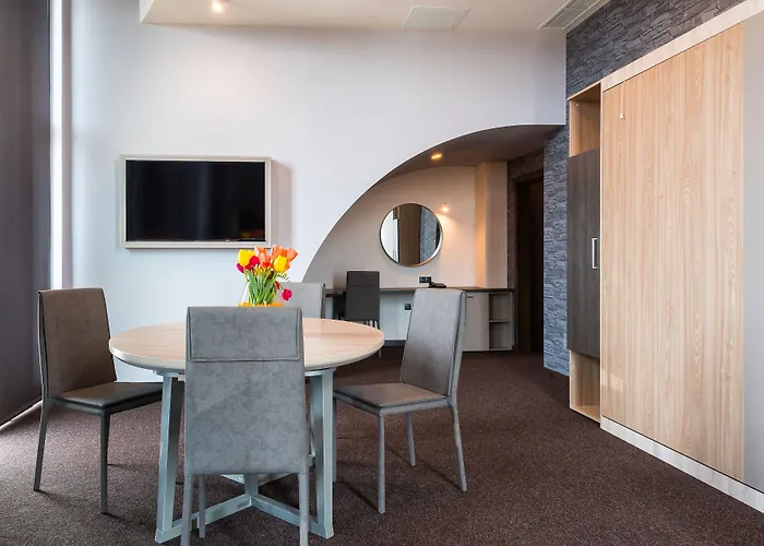 Budapest - Free Parking 3*