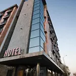Budapest - Free Parking 3*