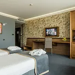 Budapest - Free Parking 3*