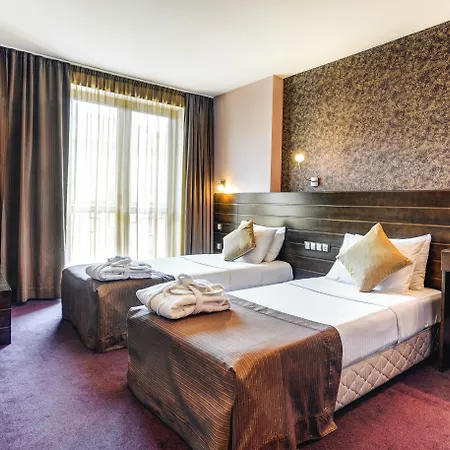 Budapest - Free Parking 3*