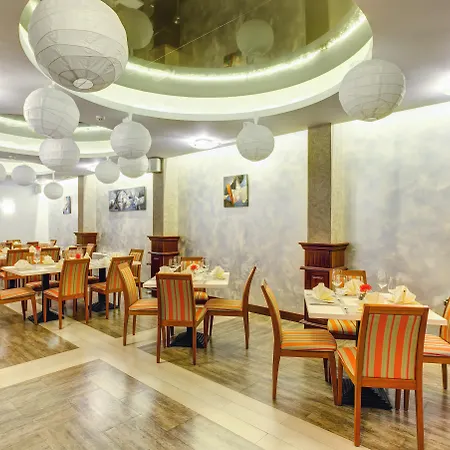 ホテル Budapest - Free Parking 3*