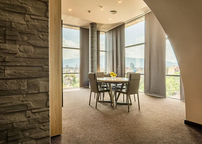 Budapest - Free Parking 3*